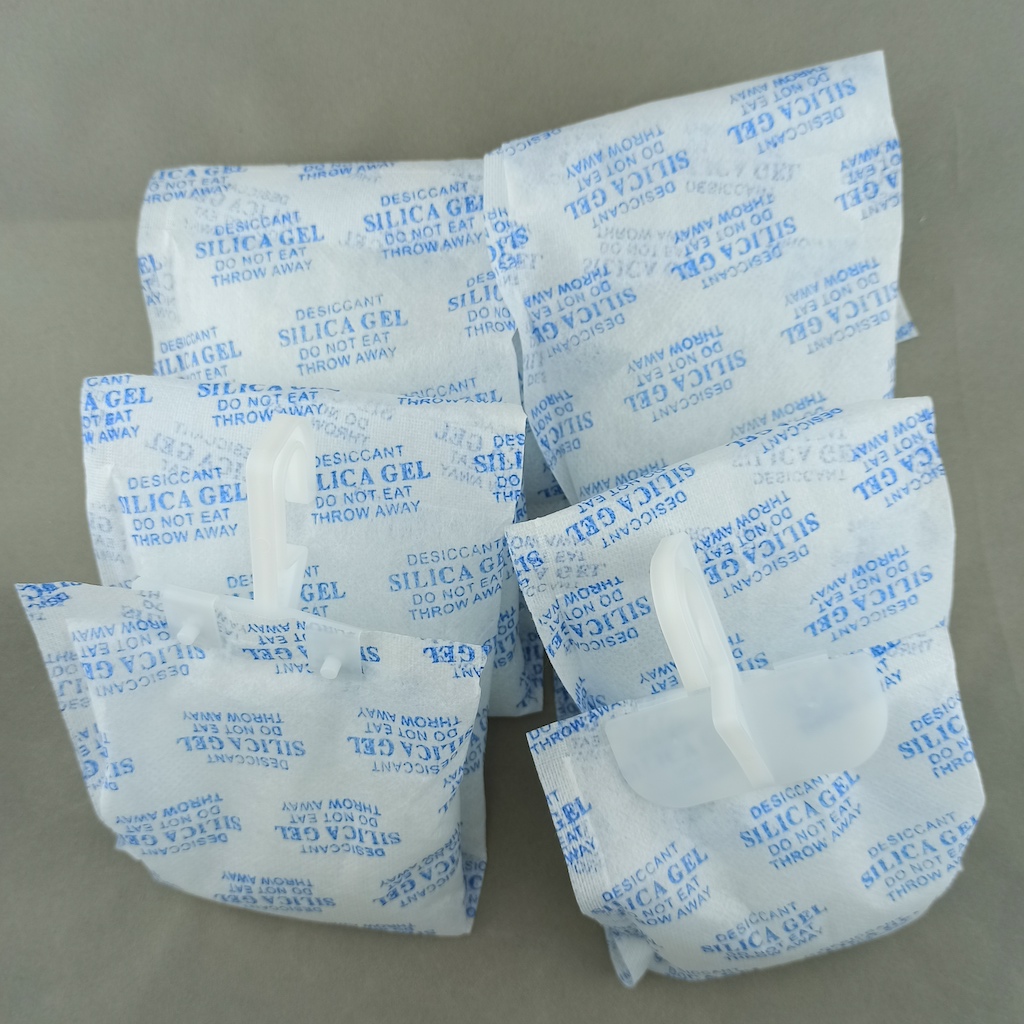 100 gram desiccant + hook