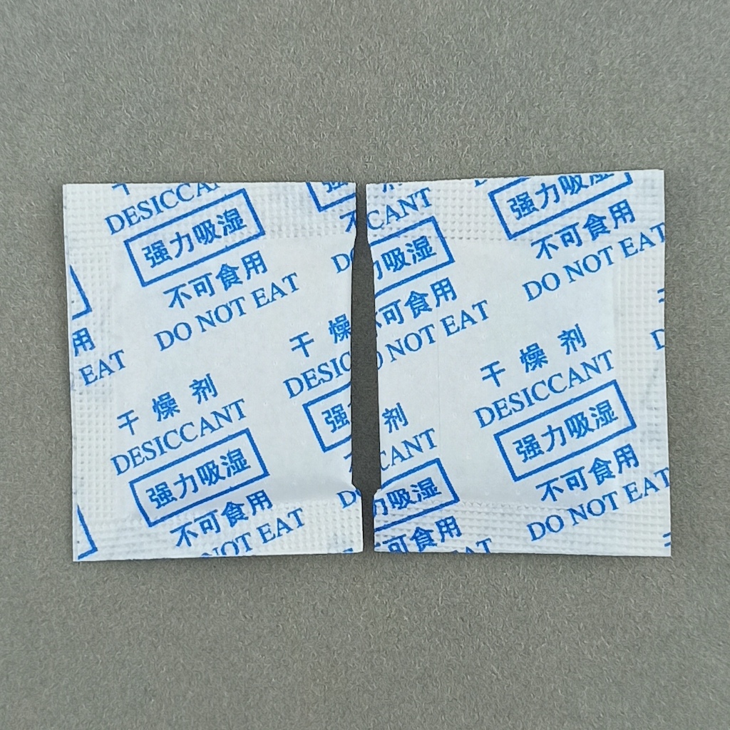 0.5 gram desiccant