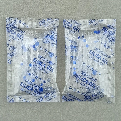 [3-55] 3 gram desiccant